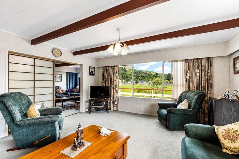 Photo of property in 20 Holland Street, Wainuiomata, Lower Hutt, 5014