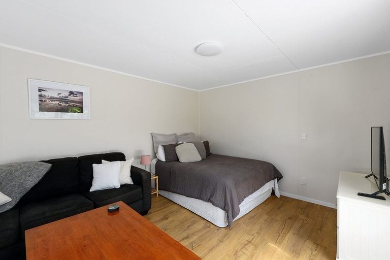 Photo of property in 4 Pio Pio Place, Waikanae Beach, Waikanae, 5036