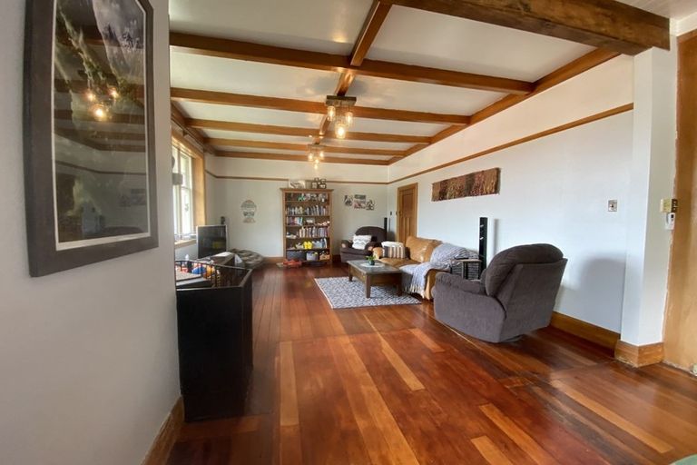 Photo of property in 71 Kent Street, Picton, 7220