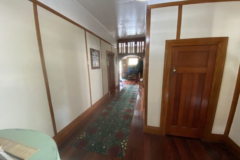 Photo of property in 71 Kent Street, Picton, 7220