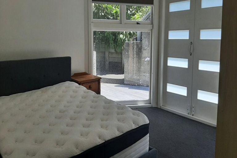 Photo of property in 75a Maida Vale Road, Roseneath, Wellington, 6011