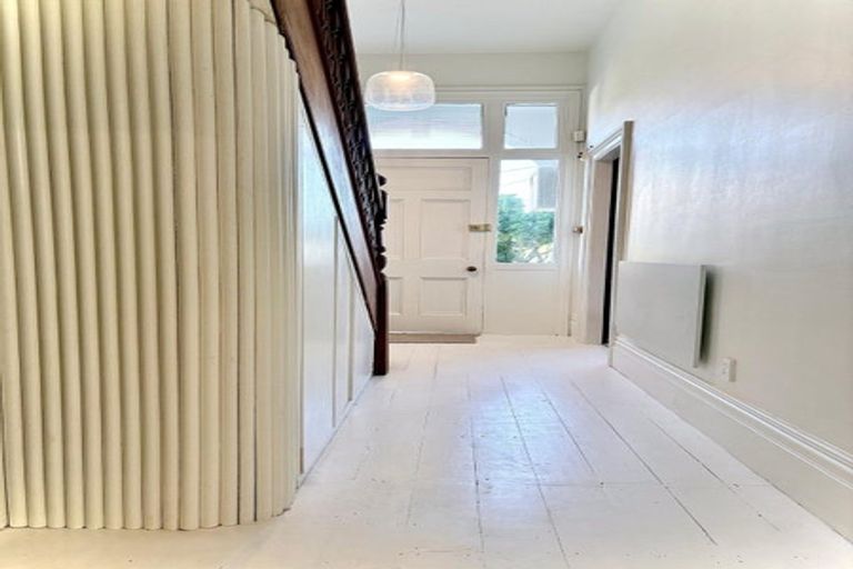 Photo of property in 58 Wright Street, Mount Cook, Wellington, 6021