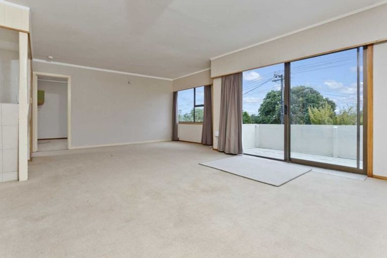 Photo of property in 15 Westwell Road, Belmont, Auckland, 0622