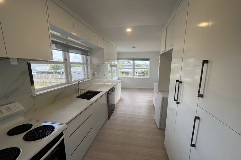 Photo of property in 1 Rembrandt Place, Opaheke, Papakura, 2113