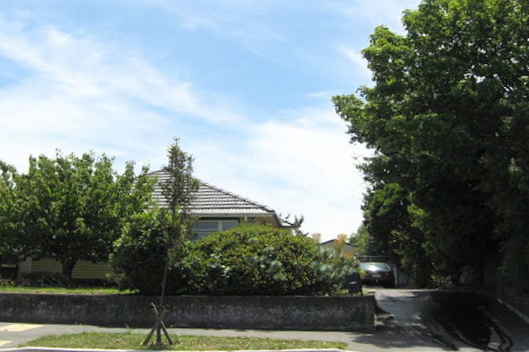 Photo of property in 323 Wainoni Road, Avondale, Christchurch, 8061