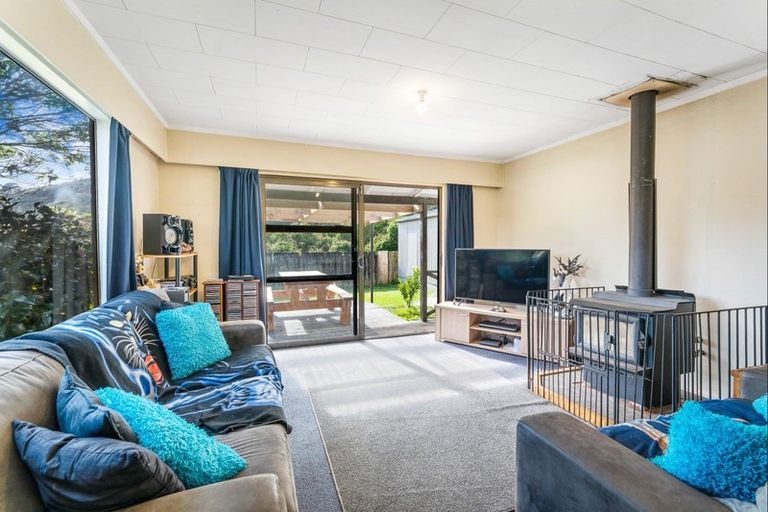 Photo of property in 2/79 Gemstone Drive, Birchville, Upper Hutt, 5018