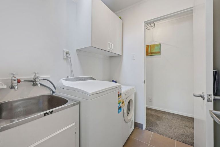 Photo of property in 2/1a Basilton Close, Bucklands Beach, Auckland, 2012