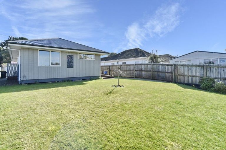 Photo of property in 241 Wainoni Road, Avondale, Christchurch, 8061