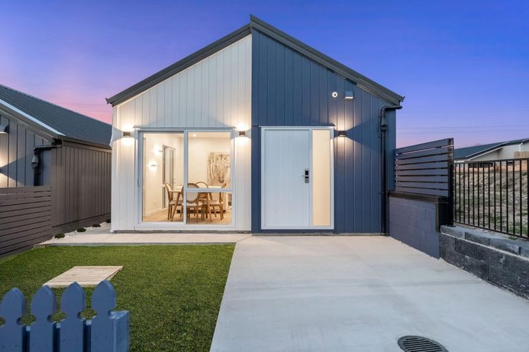 Photo of property in 36 Horokaka Street, Massey, Auckland, 0614