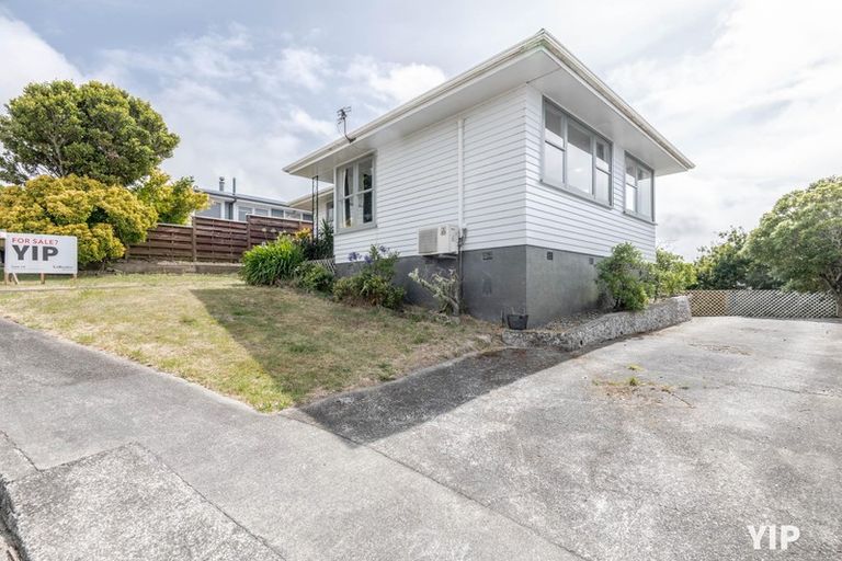 Photo of property in 11 Lenox Grove, Johnsonville, Wellington, 6037