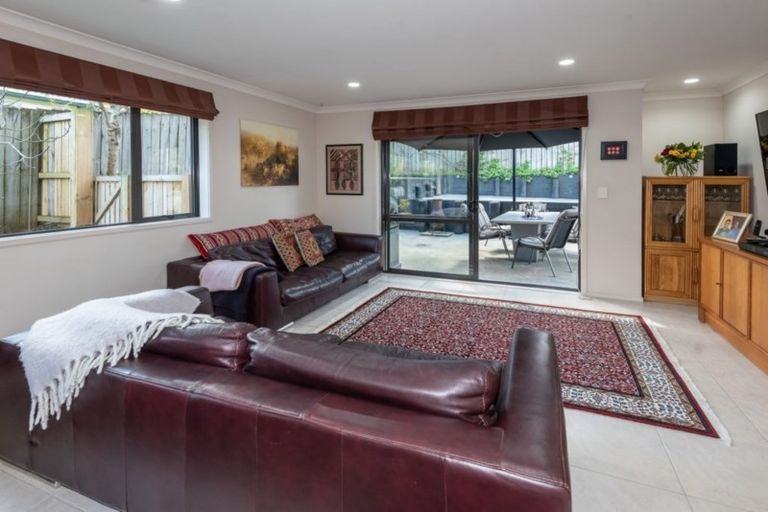 Photo of property in 29a Advene Road, Cockle Bay, Auckland, 2014