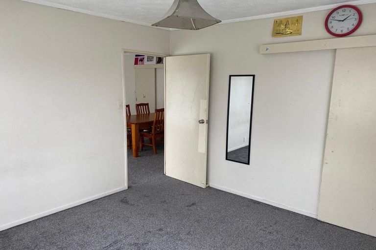 Photo of property in 2/25 Overton Road, Papatoetoe, Auckland, 2025