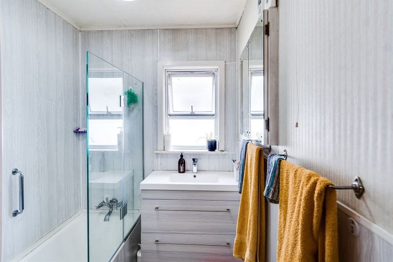 Photo of property in 1 Vogel Place, Marewa, Napier, 4110