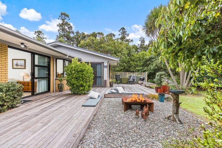 Photo of property in 79 Omaha Flats Road, Tawharanui Peninsula, Warkworth, 0986