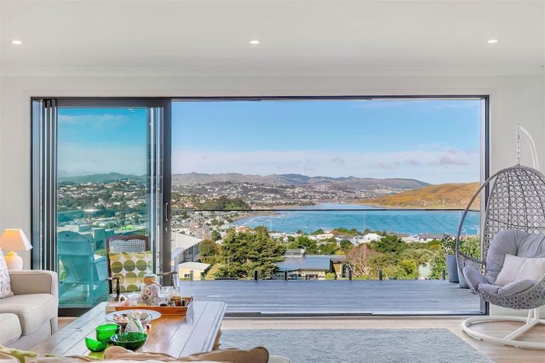 Photo of property in 8 The Track, Plimmerton, Porirua, 5026