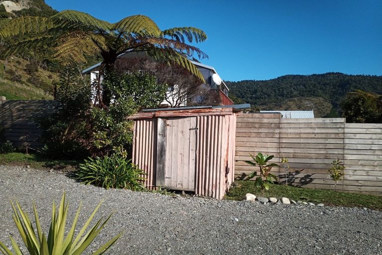 Photo of property in 32 Horncastle Crescent, Little Wanganui, Karamea, 7893