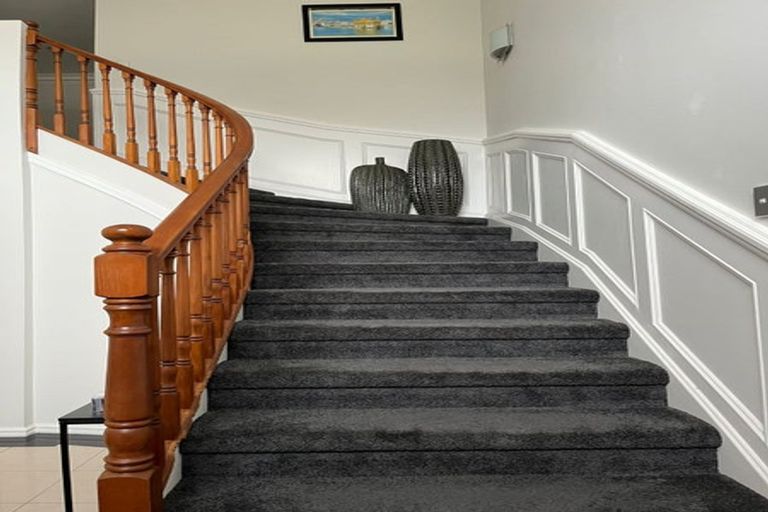 Photo of property in 11 Rosses Place, Pinehill, Auckland, 0632