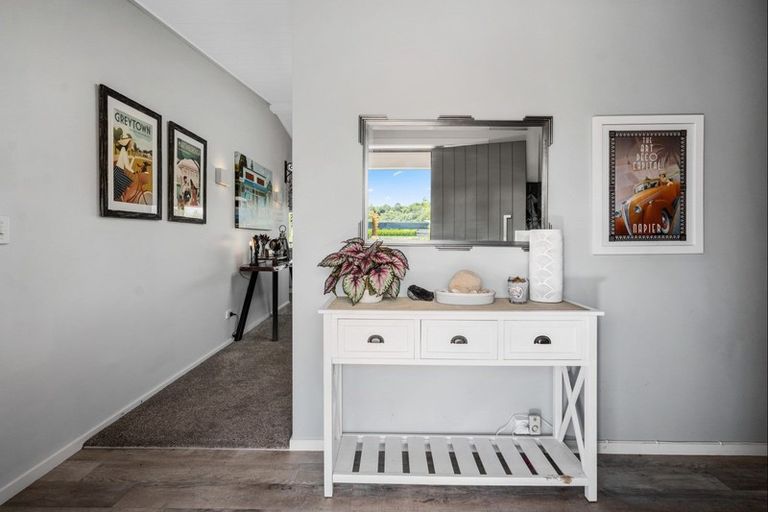 Photo of property in 17 Pukeko Way, Kinloch, Taupo, 3377