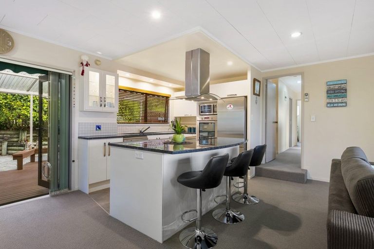 Photo of property in 8a Pelorus Street, Welcome Bay, Tauranga, 3112