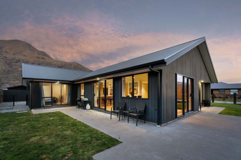 Photo of property in 1 Ashenhurst Way, Lower Shotover, Queenstown, 9304