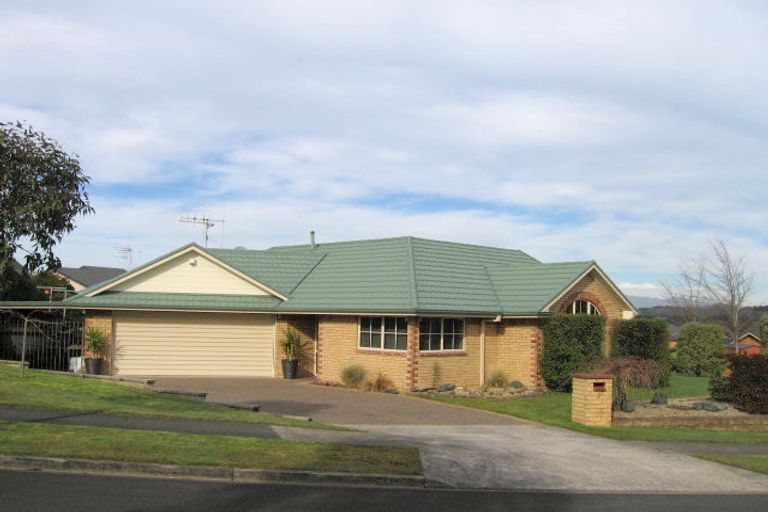 Photo of property in 2 Jersey Place, Grandview Heights, Hamilton, 3200