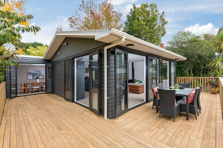 Photo of property in 12 Minerva Terrace, Cockle Bay, Auckland, 2014