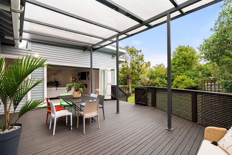 Photo of property in 21 Chamberlain Road, Karori, Wellington, 6012