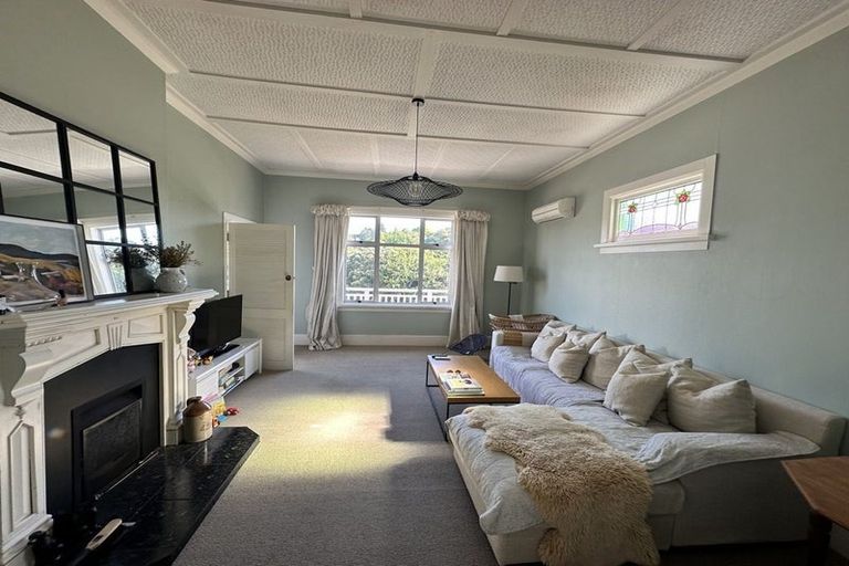 Photo of property in 14 Enfield Road, Hospital Hill, Napier, 4110