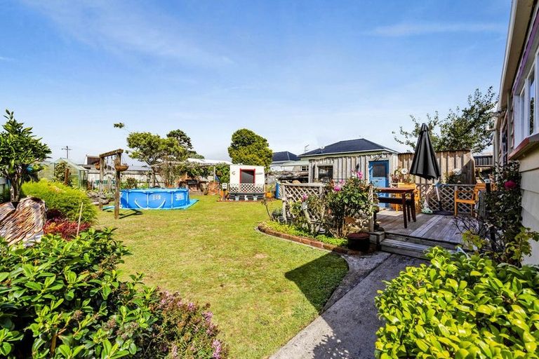 Photo of property in 54 Disraeli Street, Hawera, 4610