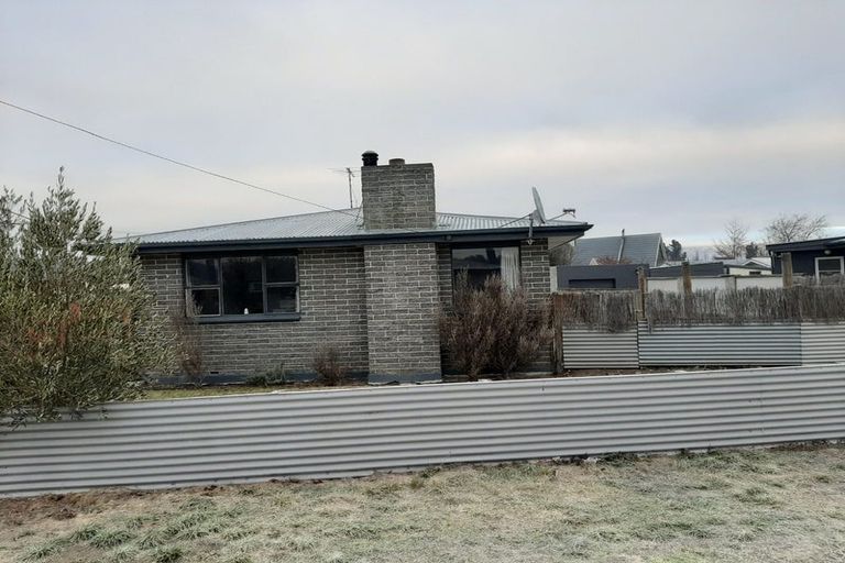 Photo of property in 9 Campbell Street, Alexandra, 9320