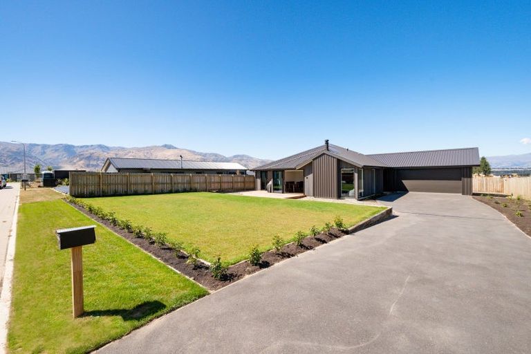 Photo of property in 22 Woodpecker Street, Lake Hawea, Wanaka, 9382
