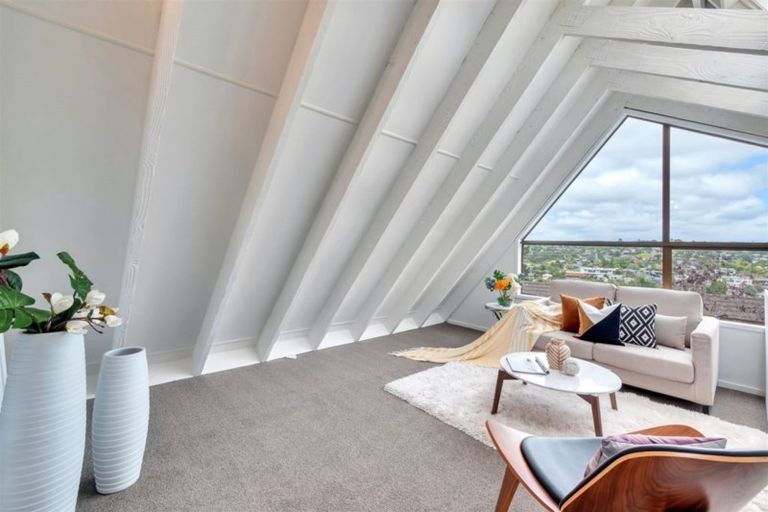 Photo of property in 42 Glenbervie Crescent, Massey, Auckland, 0614