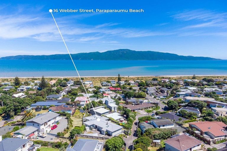 Photo of property in 16 Webber Street, Paraparaumu Beach, Paraparaumu, 5032