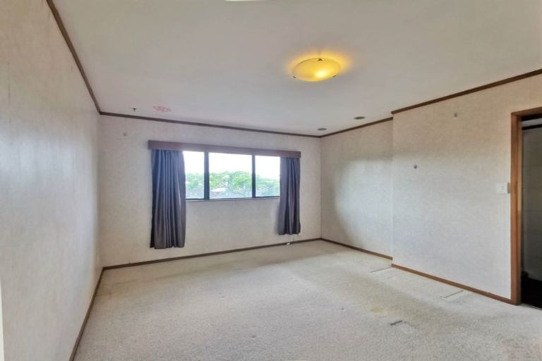 Photo of property in 1/88 Mirrabooka Avenue, Botany Downs, Auckland, 2010