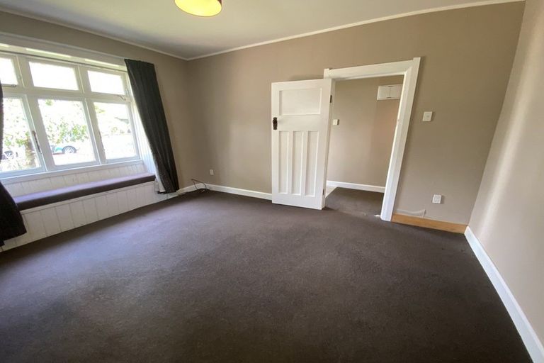 Photo of property in 27 Milverton Avenue, Hokowhitu, Palmerston North, 4410