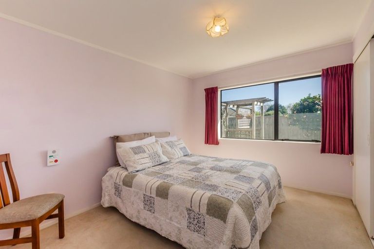 Photo of property in 23 Dennis Taylor Court, Paraparaumu, 5032