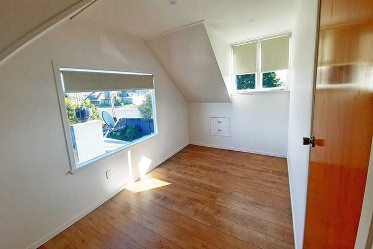 Photo of property in 72a Carlisle Road, Browns Bay, Auckland, 0632