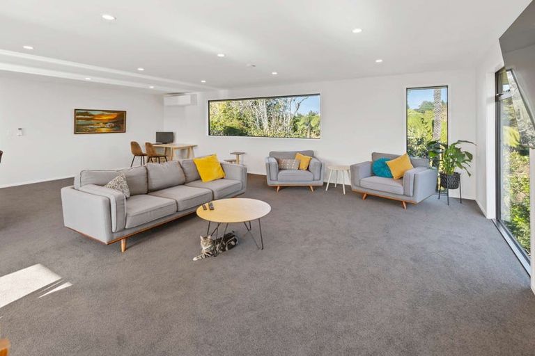 Photo of property in 136b Seaview Road, Westown, New Plymouth, 4310