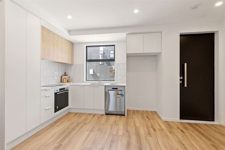 Photo of property in 83c Browns Road, St Albans, Christchurch, 8052