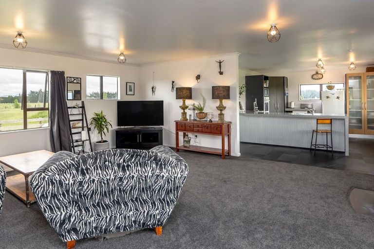 Photo of property in 90 Settlement Road, Morison Bush, Greytown, 5794