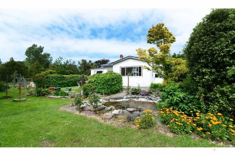 Photo of property in 66 Timaru Road, Waimate, 7924