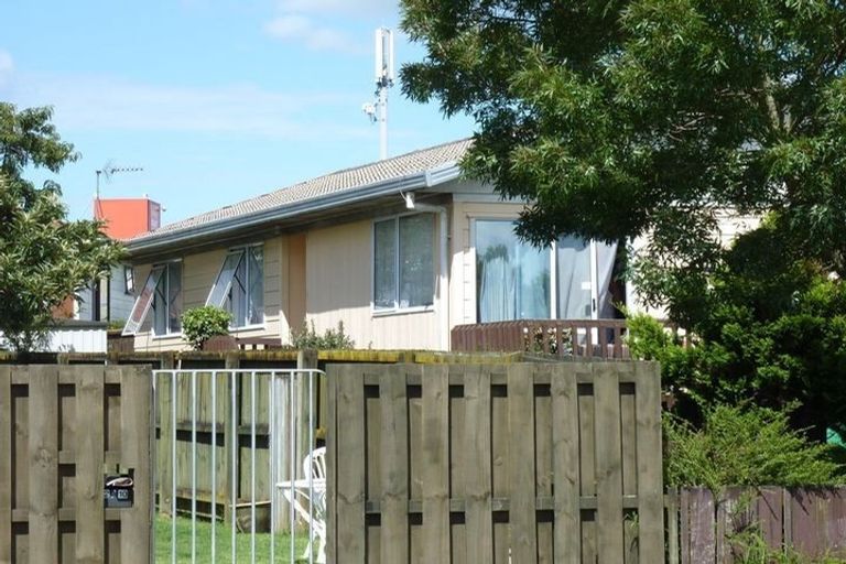 Photo of property in 3/10 Penion Drive, Flat Bush, Auckland, 2023