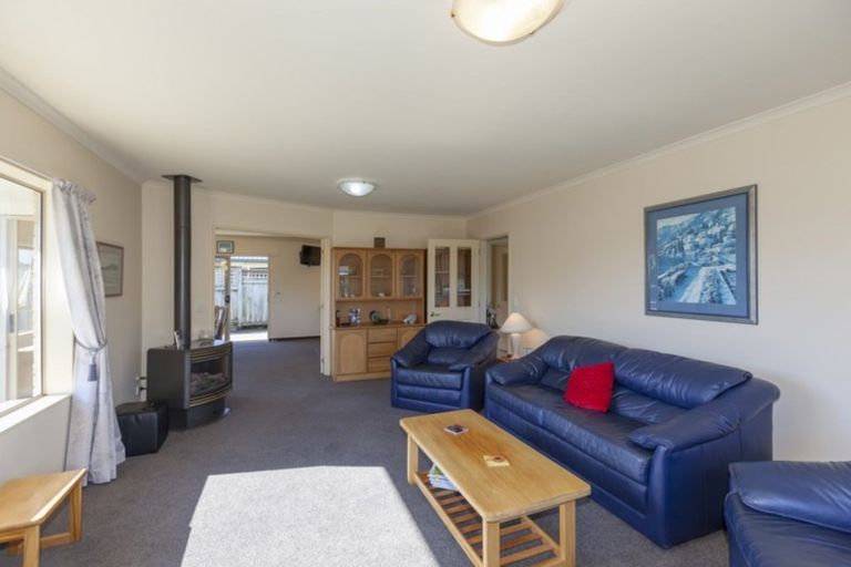 Photo of property in 83 Guildford Drive, Paraparaumu, 5032