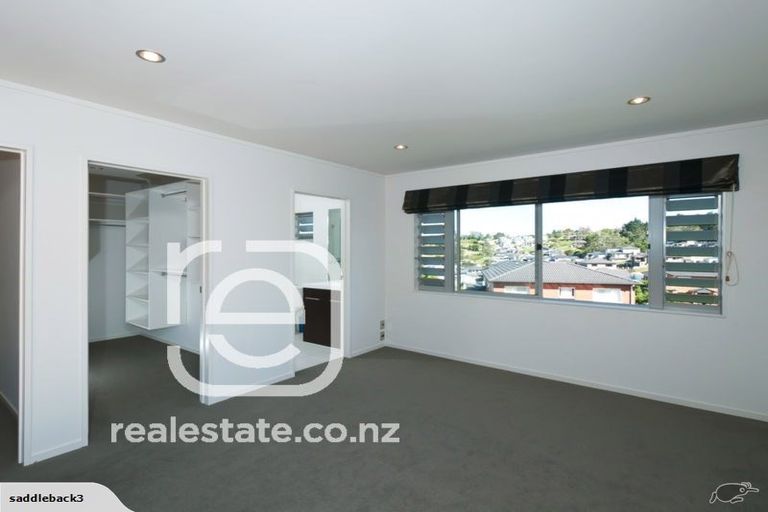 Photo of property in 62 Rising Parade, Fairview Heights, Auckland, 0632