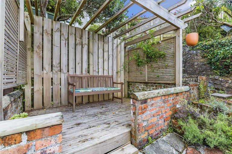 Photo of property in 33 Karepa Street, Brooklyn, Wellington, 6021