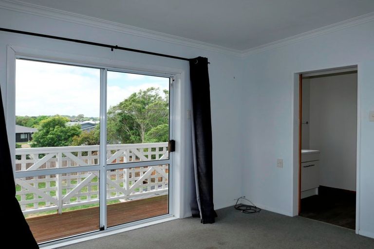 Photo of property in 166 Queen Street West, Levin, 5510