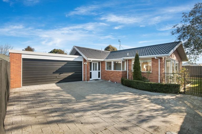 Photo of property in 2/111 Harris Crescent, Papanui, Christchurch, 8053