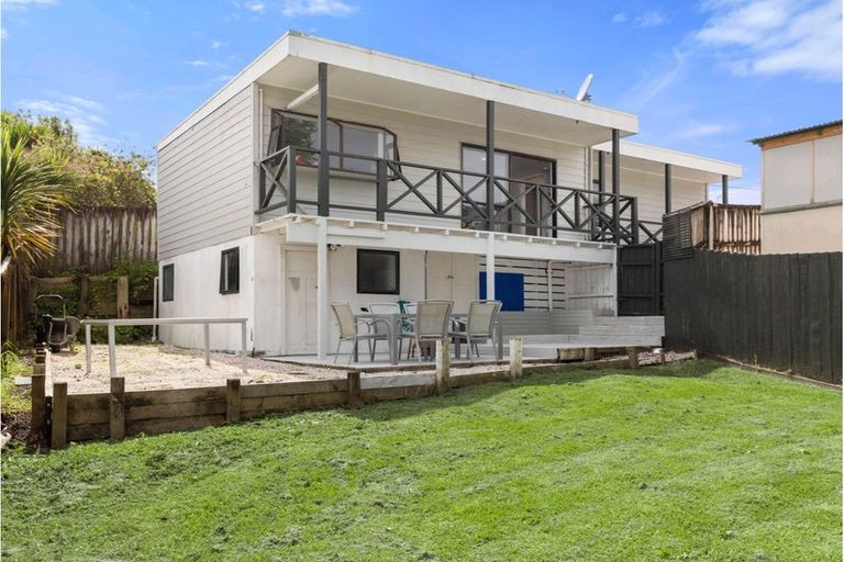 Photo of property in 3a Wattle Road, Sunnyvale, Auckland, 0612