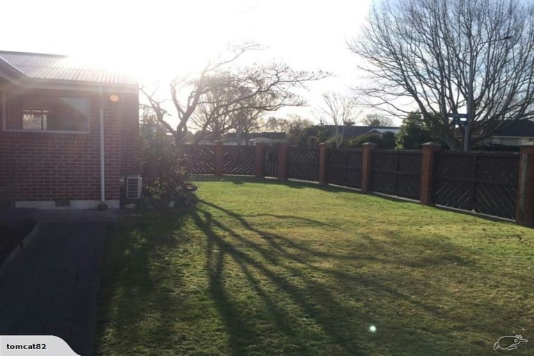 Photo of property in 60 Burnside Crescent, Burnside, Christchurch, 8053