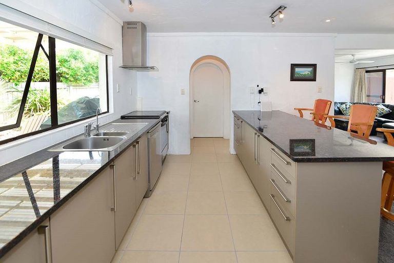 Photo of property in 17 Nukumea Common, Orewa, 0931